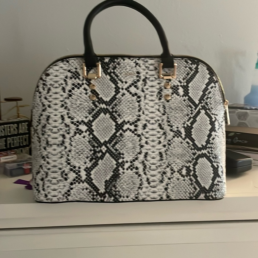 Black-and-white print purse